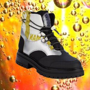 CIRCUS By SAM EDELMAN Trendy Ankle High Lace-Up Boots Water Resistant Sz 6M NEW